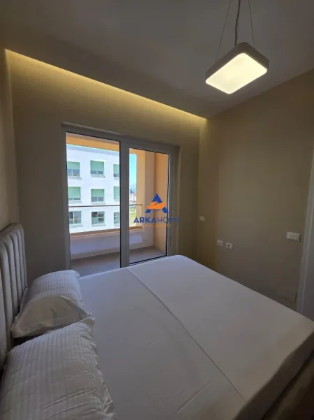 Tirane, jepet me qera apartament 1+1+Ballkon Kati 5, 58 m² 482 € 