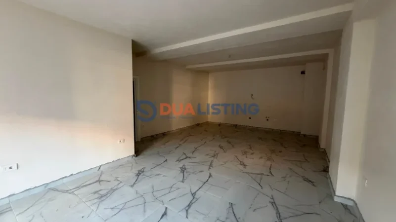 Tirane, jepet me qera ambjent biznesi , 180 m² 1.200 € 