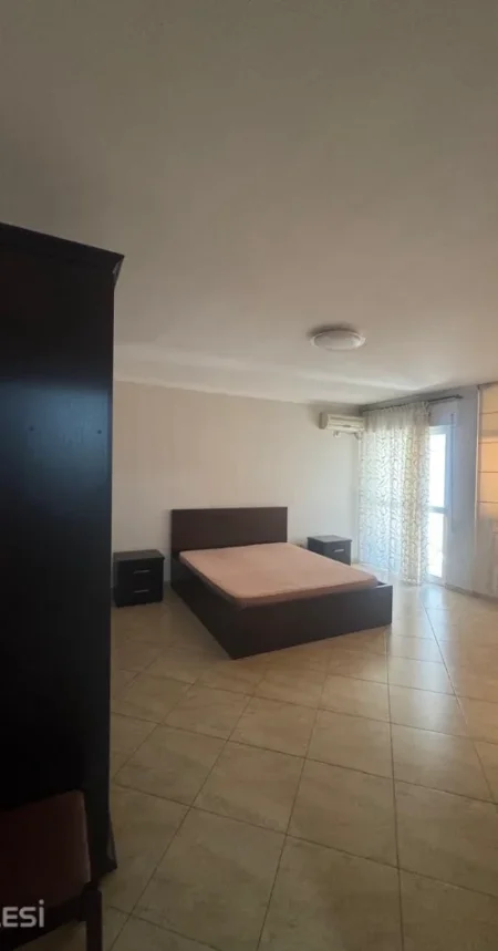 Tirane, jepet me qera apartament 2+1+Ballkon Kati 3, 110 m² 650 € (Pranë Dental Turk, Don Bosko, Tiranë)
