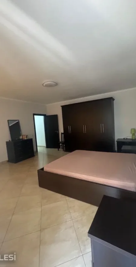Tirane, jepet me qera apartament 2+1+Ballkon Kati 3, 110 m² 650 € (Pranë Dental Turk, Don Bosko, Tiranë)