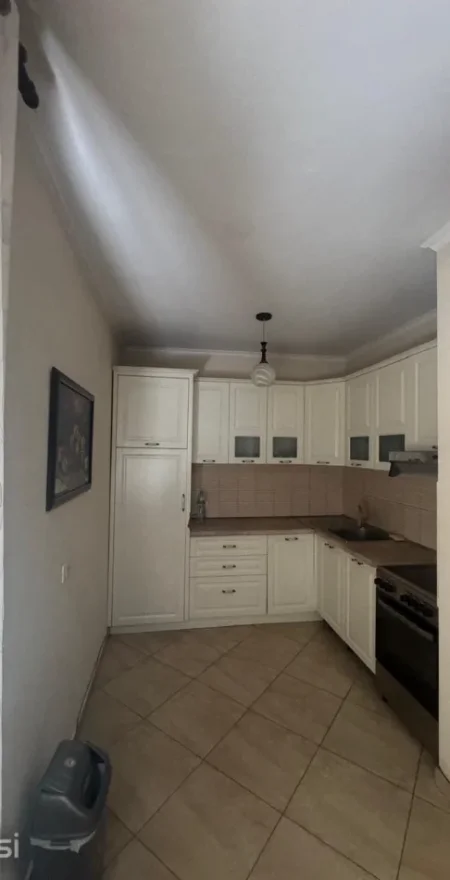 Tirane, jepet me qera apartament 2+1+Ballkon Kati 3, 110 m² 650 € (Pranë Dental Turk, Don Bosko, Tiranë)