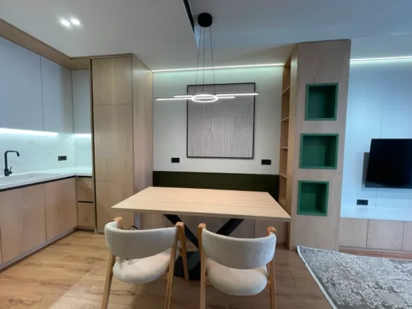 Tirane, jepet me qera apartament 1+1 , 850 € 