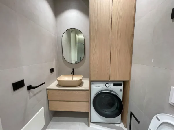 Tirane, jepet me qera apartament 1+1 , 850 € 