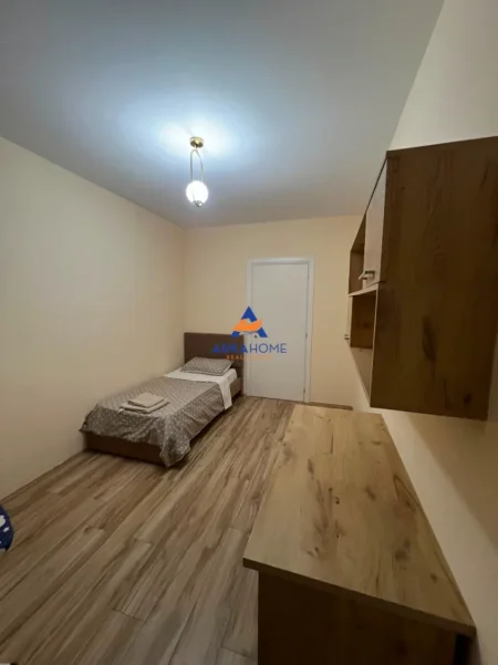 Tirane, jepet me qera apartament 2+1+Ballkon Kati 6, 89 m² 750 € 