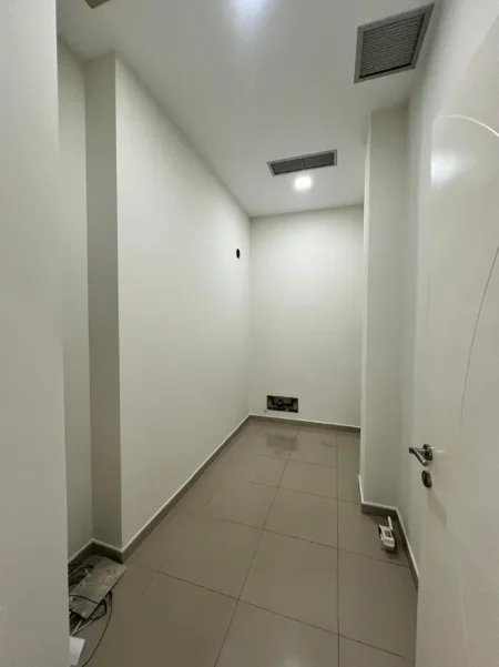 Durres, jepet me qera ambjent biznesi Kati 0, 70 m² (Durres)