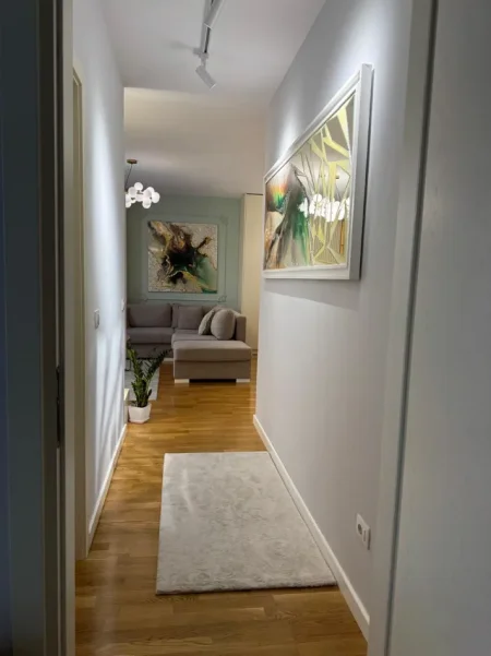 Tirane, jepet me qera apartament 1+1+Ballkon Kati 2, 75 m² 900 € 