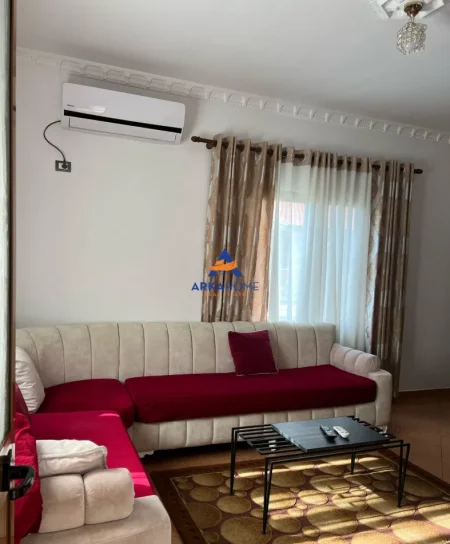 Tirane, jepet me qera apartament 2+1+Ballkon Kati 2, 90 m² 535 € 