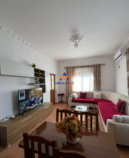 Tirane, jepet me qera apartament 2+1+Ballkon Kati 2, 90 m² 535 € 