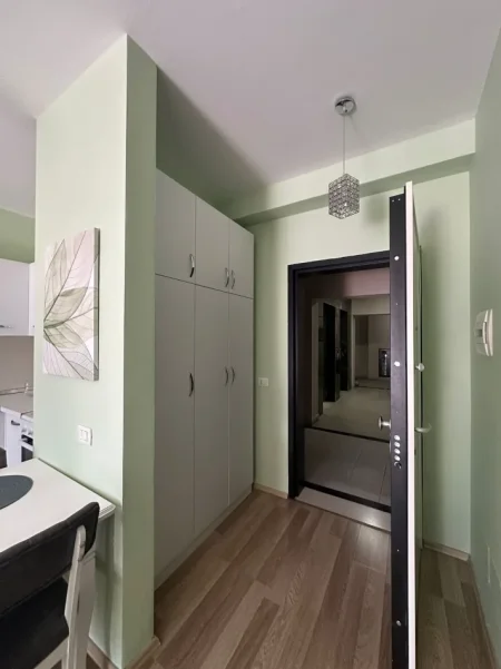 Tirane, jepet me qera apartament 1+1 Kati 9, 70 m² 700 € (QENDER)