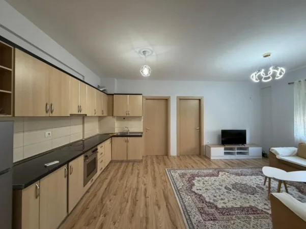 Tirane, jepet me qera apartament 2+1 Kati 2, 100 m² 700 € (Liqeni i Thate.)