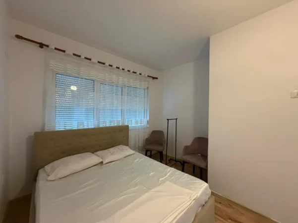 Tirane, jepet me qera apartament 2+1 Kati 2, 100 m² 700 € (Liqeni i Thate.)