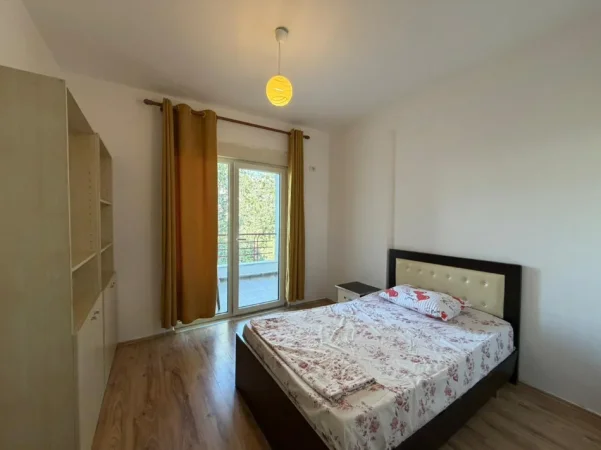 Tirane, jepet me qera apartament 2+1 Kati 2, 100 m² 700 € (Liqeni i Thate.)