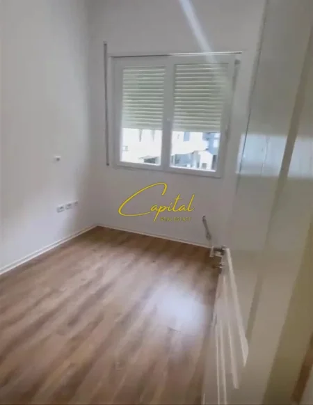 Tirane, jepet me qera apartament 2+1 Kati 1, 92 m² 600 € (KOMPLEKSI GOLDEN PARK 3)