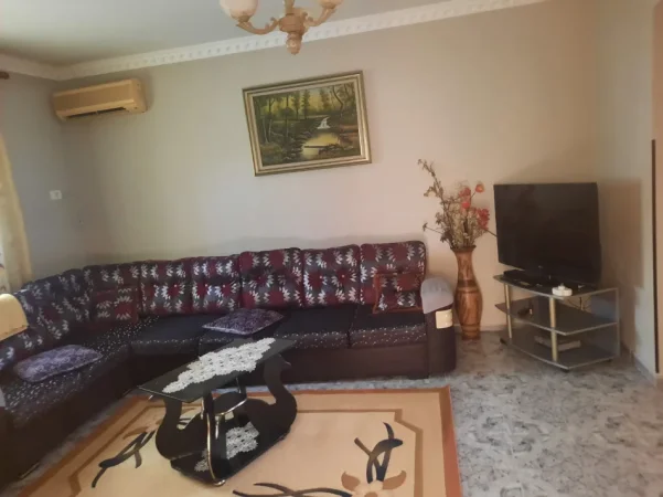 Tirane, jepet me qera apartament 2+1+Ballkon , 90 m² 400 € (Astir)