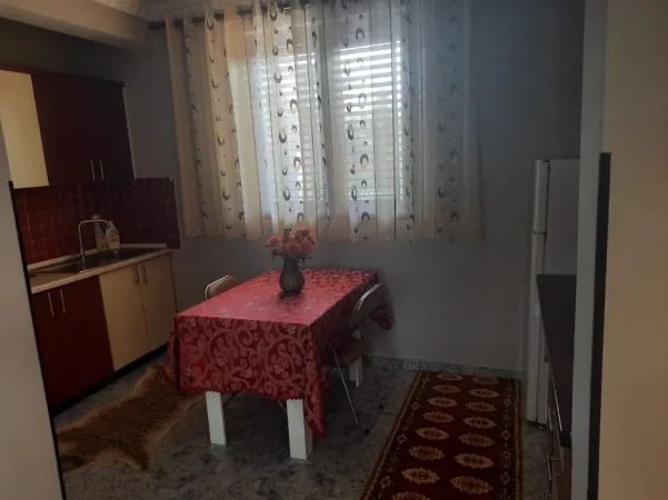 Tirane, jepet me qera apartament 2+1+Ballkon , 90 m² 400 € (Astir)