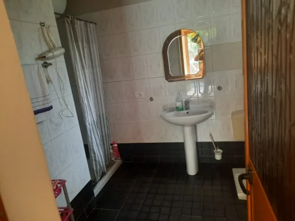 Tirane, jepet me qera apartament 2+1+Ballkon , 90 m² 400 € (Astir)