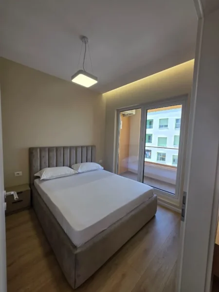 Tirane, jepet me qera apartament 1+1 Kati 5, 70 m² 450 € (ALI DEMI)