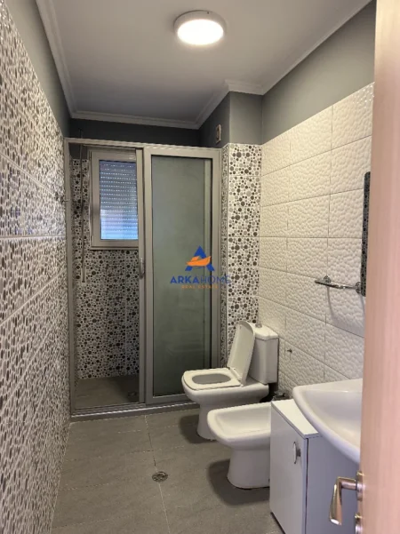 Tirane, jepet me qera apartament duplex Dublex Kati 0, 173 m² 1.500 €