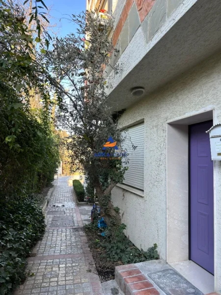 Tirane, jepet me qera apartament duplex Dublex Kati 0, 173 m² 1.500 €