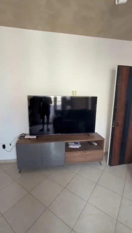 Tirane, jepet me qera apartament 1+1 Kati 9, 60 m² 800 € (Astir)