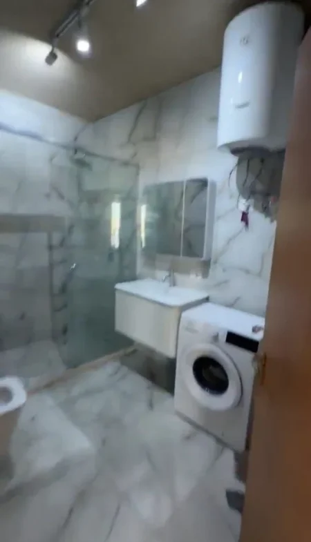 Tirane, jepet me qera apartament 1+1 Kati 9, 60 m² 800 € (Astir)