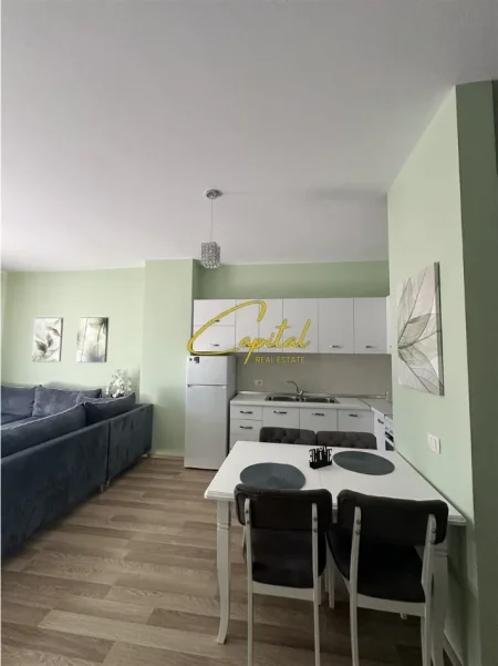Tirane, jepet me qera apartament 1+1 Kati 3, 68 m² 700 € (QENDER)