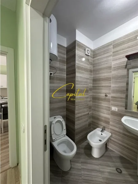 Tirane, jepet me qera apartament 1+1 Kati 3, 68 m² 700 € (QENDER)