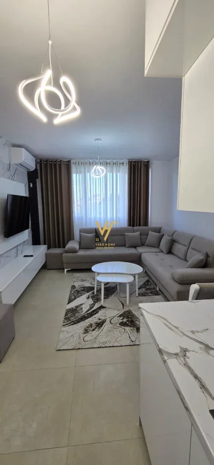 Tirane, jepet me qera apartament 1+1+Ballkon Kati 3, 57 m² 370 € (SHKOZE)