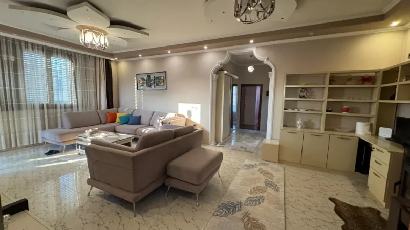 Tirane, jepet me qera Banesë 2+1+Parkim Oborr, Mobiluar,  Kati 3, 145 m² 500 € (Rruga Njazi Meka, Allias, Tiranë.)