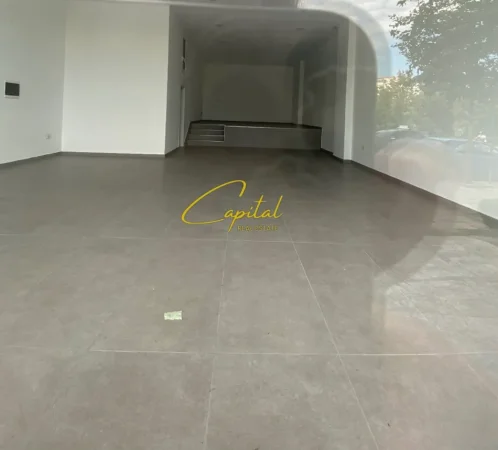 Tirane, jepet me qera dyqan Kati 0, 100 m² 2.000 € (BLV BAJRAM CURRI)