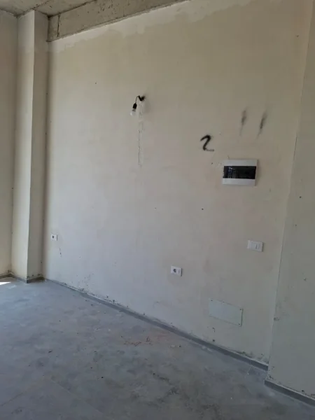 Tirane, jepet me qera ambjent biznesi Kati 1, 20 m² 350 € (Bulevardi i Ri)