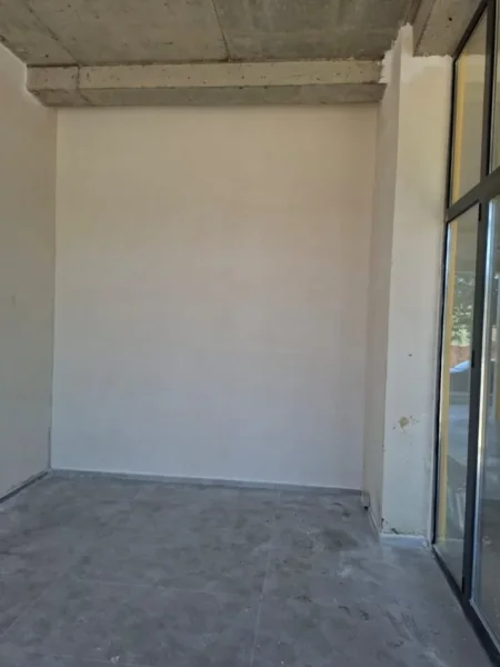 Tirane, jepet me qera ambjent biznesi Kati 1, 20 m² 350 € (Bulevardi i Ri)