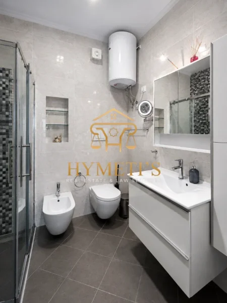 Tirane, jepet me qera apartament 3+1 Kati 4, 123 m² 850 € (Rr. Jordan Misja)