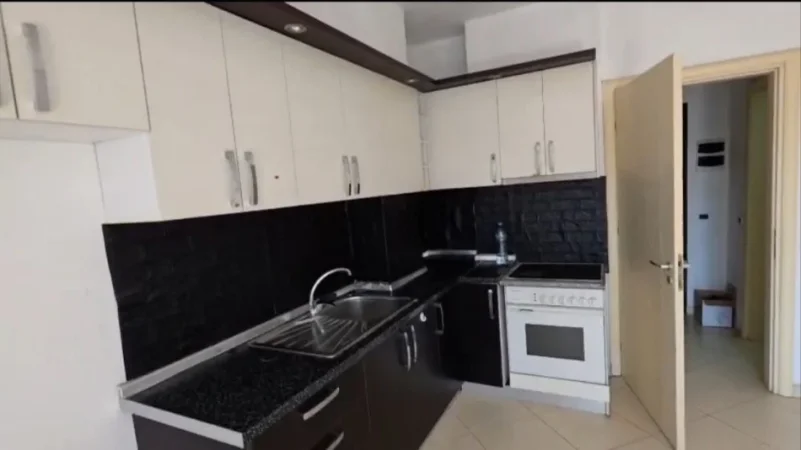 Tirane, jepet me qera apartament 2+1 Kati 2, 100 m² 350 € (Astir)
