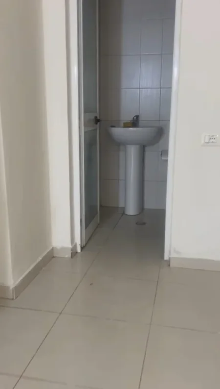 Tirane, jepet me qera ambjent biznesi Kati 1, 30 m² 350 € (Rruga Ferit Xhajko)