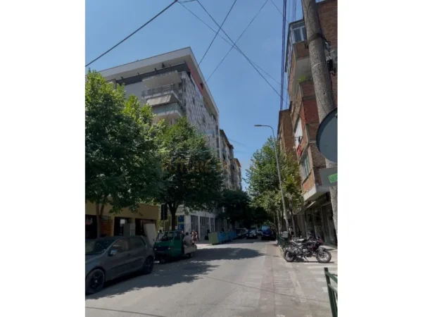 Tirane, shitet ambjent biznesi Kati 0, 17 m² 184.000 € (Pazari i Ri)
