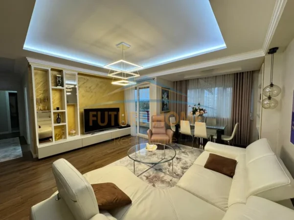 Tirane, jepet me qera apartament 2+1+Ballkon Kati 3, 120 m² 1.500 € (Liqeni i Thate)