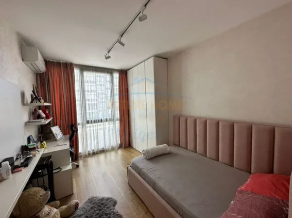 Tirane, jepet me qera apartament 3+1+Ballkon Kati 3, 108 m² 1.100 € (Parku)