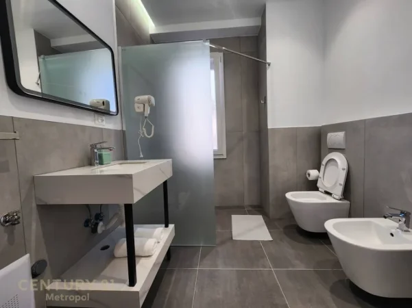 Tirane, jepet me qera apartament 2+1 Kati 2, 70 m² 500 € (Yrshek)