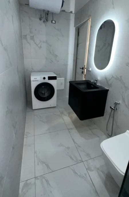 Tirane, jepet me qera apartament 1+1 Kati 1, 55 m² 500 € (Rruga Idriz Dollaku)