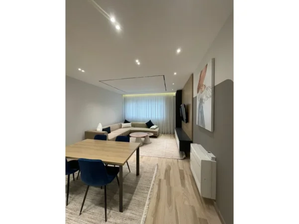 Tirane, jepet me qera apartament 2+1 Kati 3, 103 m² 1.100 € (Liqeni I Thate)