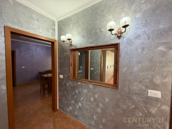 Tirane, jepet me qera apartament 3+1 Kati 1, 91 m² 160.000 € (ali demi prane big market)