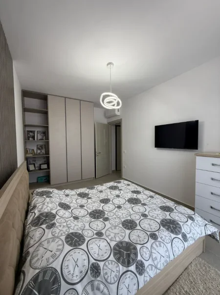 Tirane, jepet me qera apartament 1+1+Ballkon Kati 5, 65 m² 600 € (Rurga Jordan Misja)