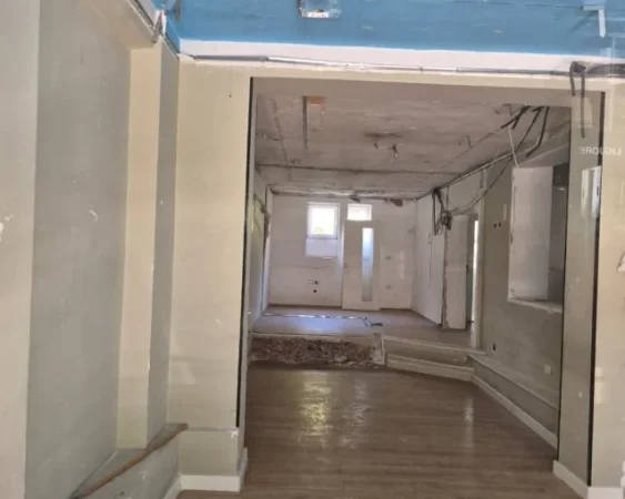 Tirane, jepet me qera ambjent biznesi Kati 0, 100 m² 1.500 € (rruga mine peza)