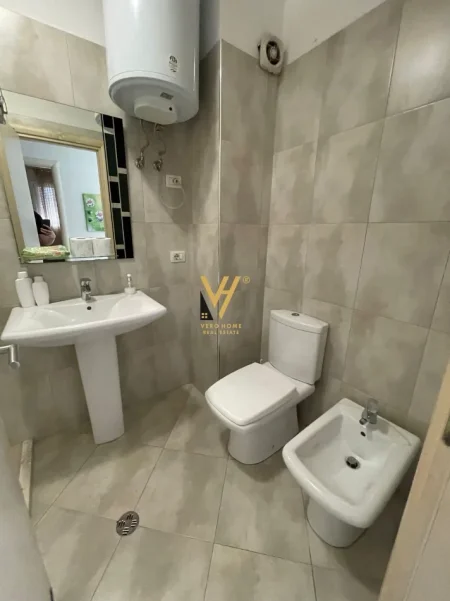 Tirane, jepet me qera apartament 2+1+Ballkon Kati 6, 80 m² 770 € (RRUGA E KAVAJES)