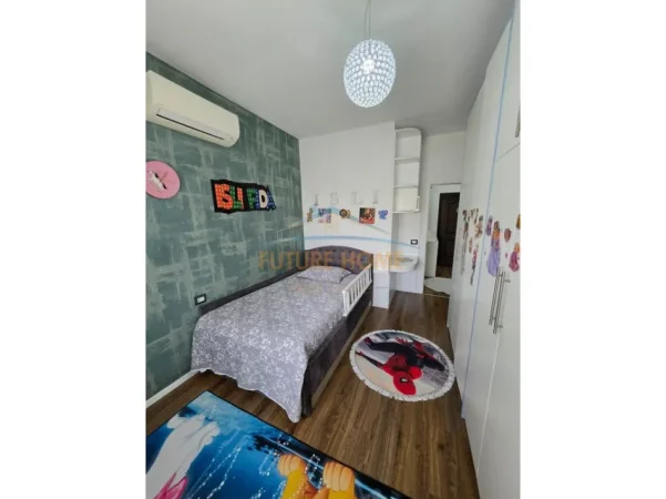 Tirane, jepet me qera apartament 2+1 Kati 4, 97 m² 730 € 