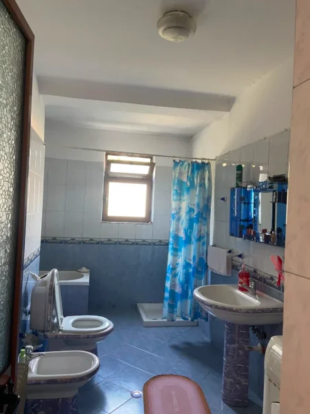 Tirane, shitet shtepi 3+1 Kati 2, 135 m² 168.000 € (Misto Mame)