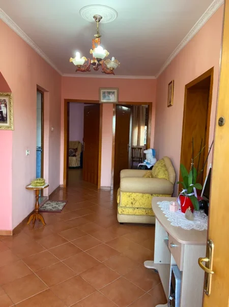 Tirane, shitet shtepi 3+1 Kati 2, 135 m² 168.000 € (Misto Mame)