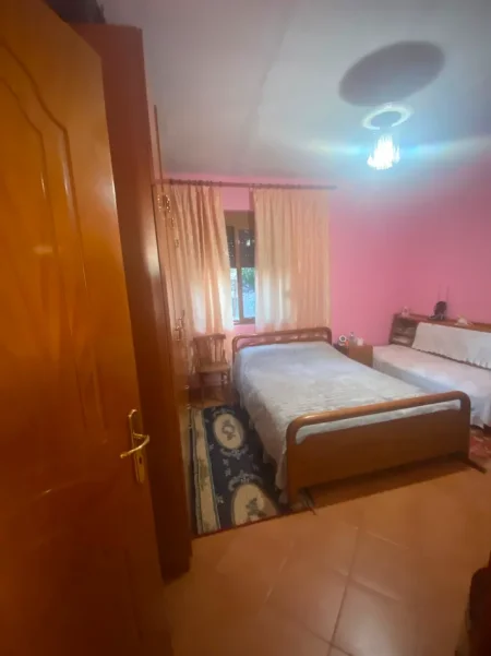 Tirane, shitet shtepi 3+1 Kati 2, 135 m² 168.000 € (Misto Mame)