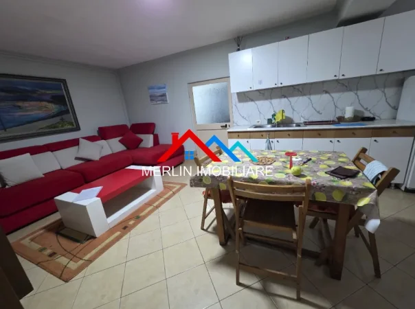 Tirane, jepet me qera apartament 1+1+Ballkon Kati 1, 70 m² 480 € (MYSLYM SHYRI)